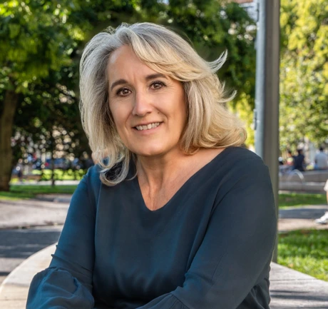 Portrait corporate dirigeante LinkedIn Bordeaux — Intuitio Studio