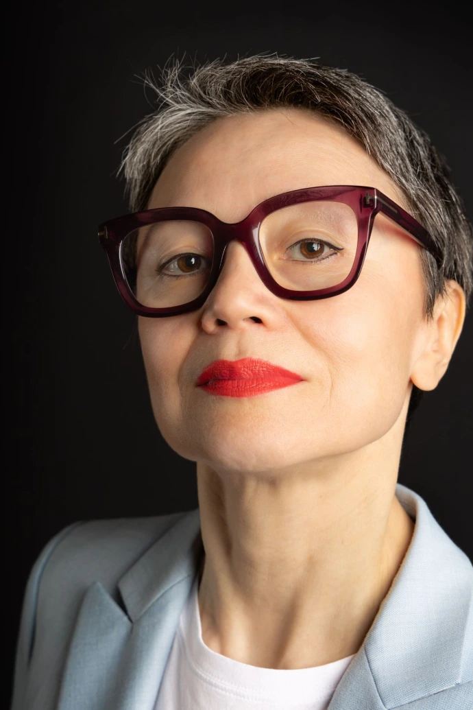 Portrait corporate dirigeante LinkedIn Bordeaux — Intuitio Studio