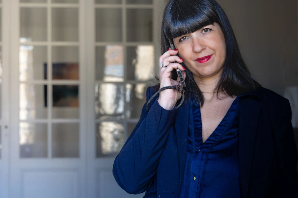 Portrait corporate dirigeante LinkedIn Bordeaux — Intuitio Studio