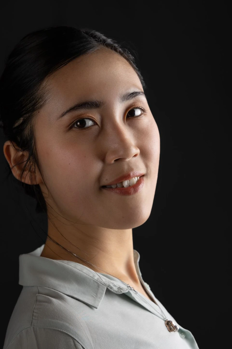 Portrait corporate dirigeante LinkedIn Bordeaux — Intuitio Studio
